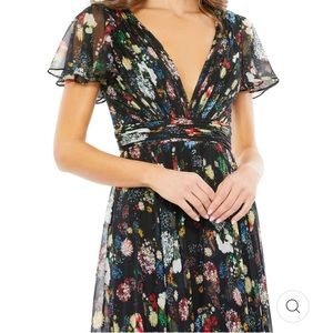 Mac Duggal FLORAL PRINT PLEATED WRAP OVER BUTTERFLY SLEEVE MAXI DRESS Si…